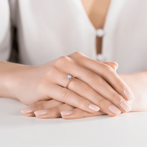 Pierścionek zaręczynowy The Journey: dwukolorowe złoto, z białym szafirem